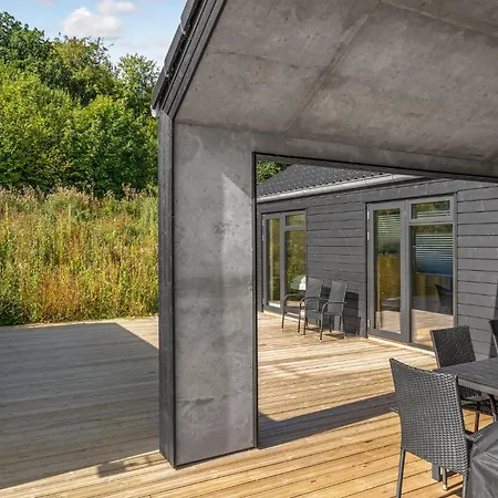 Gorgeous In With Kitchen Holiday home